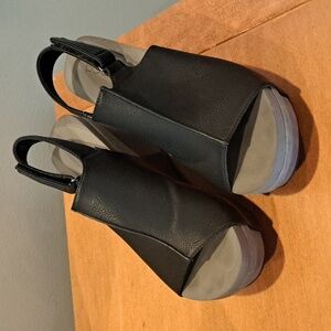 Boutique by Corkys Claudette Platform Sandal size 7